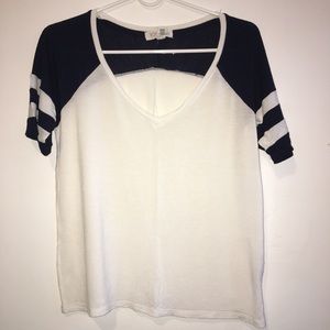 Women’s Varsity Stripe V-Neck Tee | FOREVER21